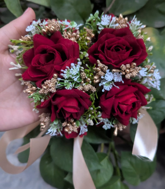Floral Gajra in Red