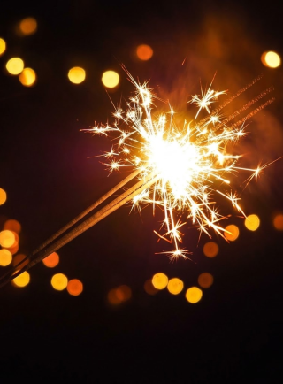 Sparkling sticks for photography at weddings birthdays